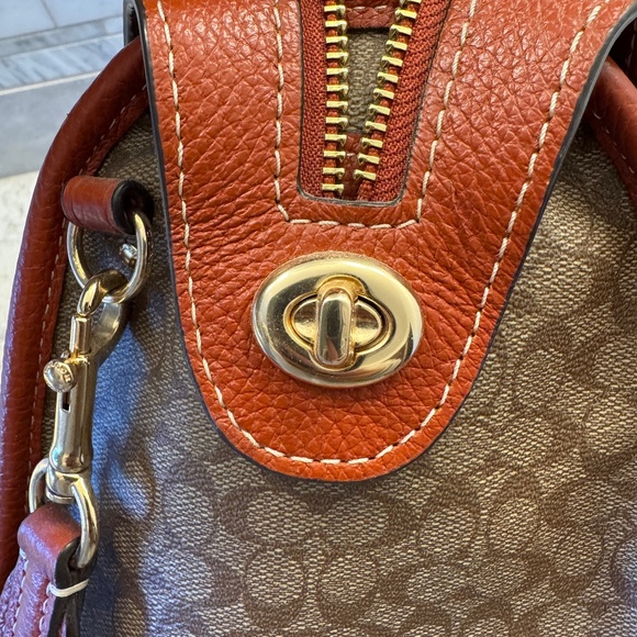 Women's Coach Millie Satchel in Signature Colorblock Canvas Khaki terracotta - Picture 3 of 16